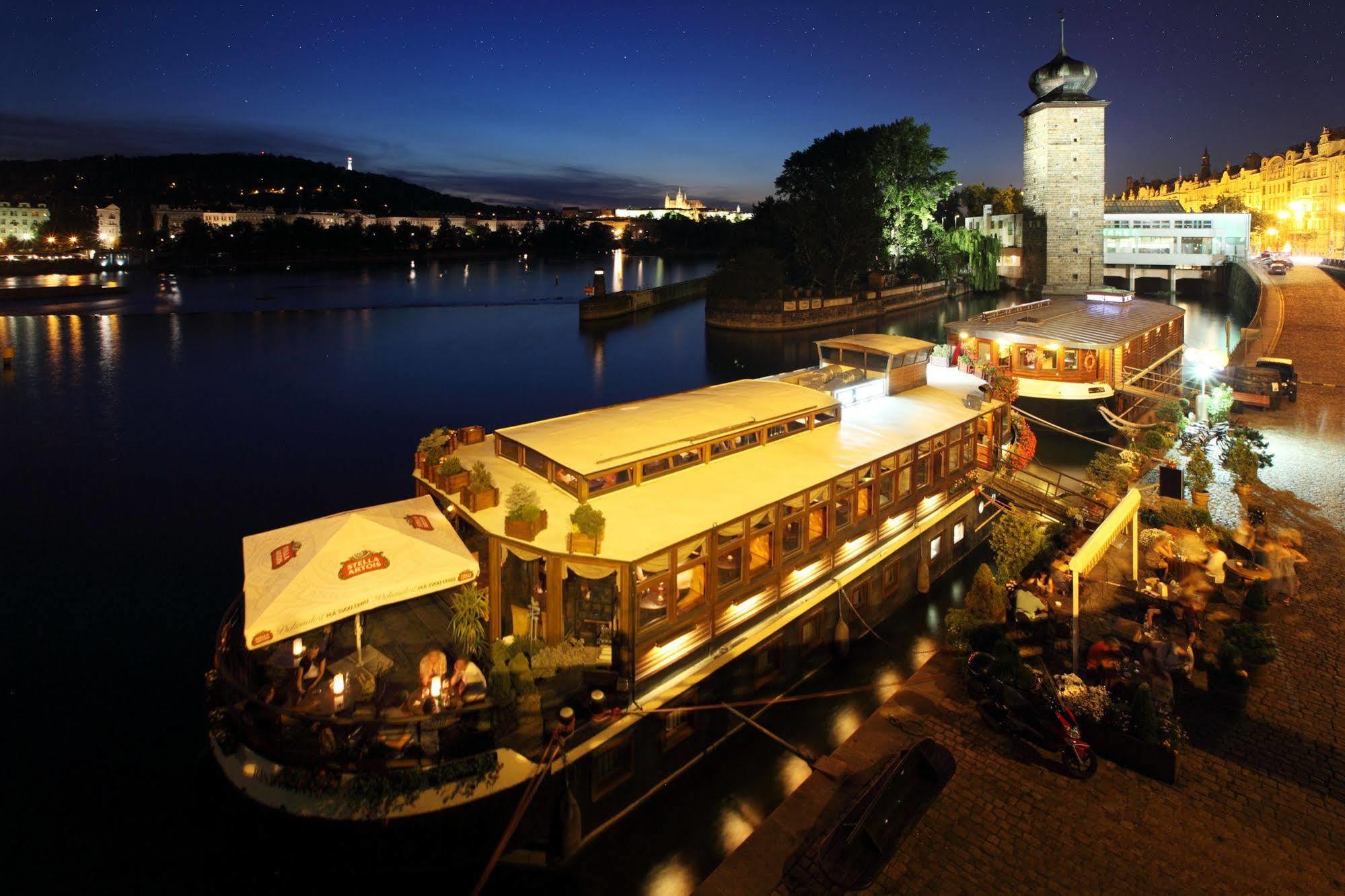 Boat Hotel Matylda Prague Exterior photo